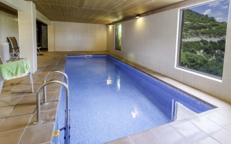 Piscina cubierta climatizada